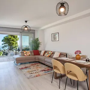 https://modern-new-apartment-in-the-heart-of-mijas-pueblo.es-andalucia.com